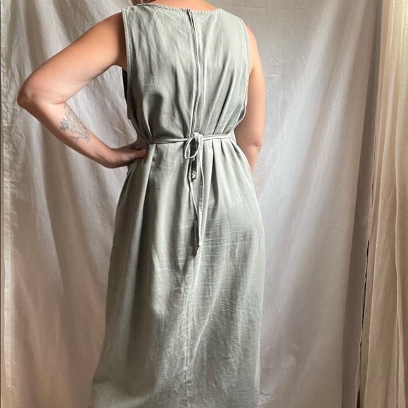 Vintage Cottagecore Linen Maxi Dress with Floral Embroidery - Picture 3 of 5